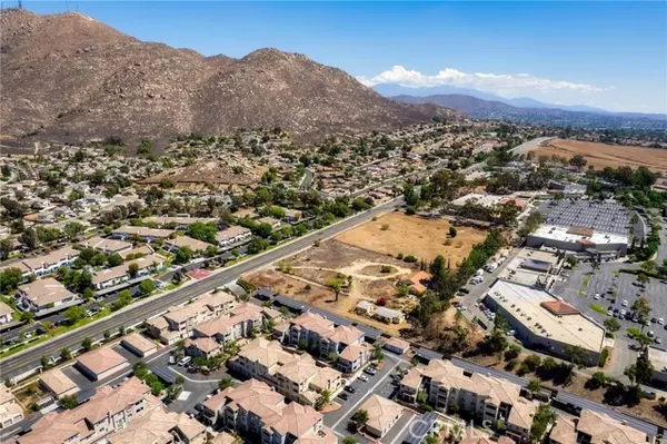 Moreno Valley, CA 92557,21665 Box Springs Road