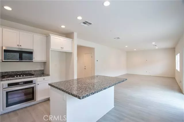 Winchester, CA 92596,30709 Expedition Drive