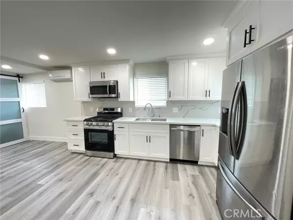 Corona, CA 92883,26346 Pawpaw Court #1