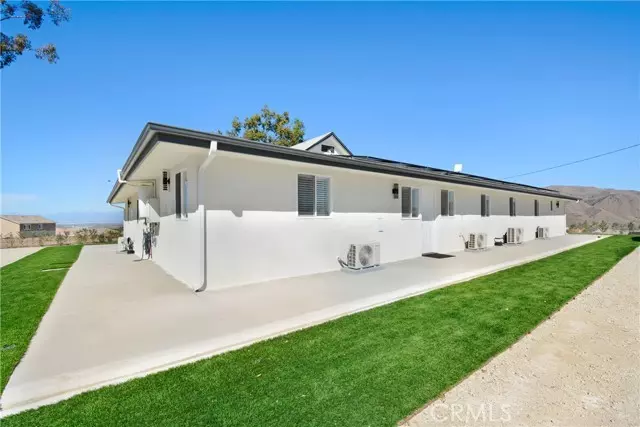 Corona, CA 92883,26346 Pawpaw Court #1