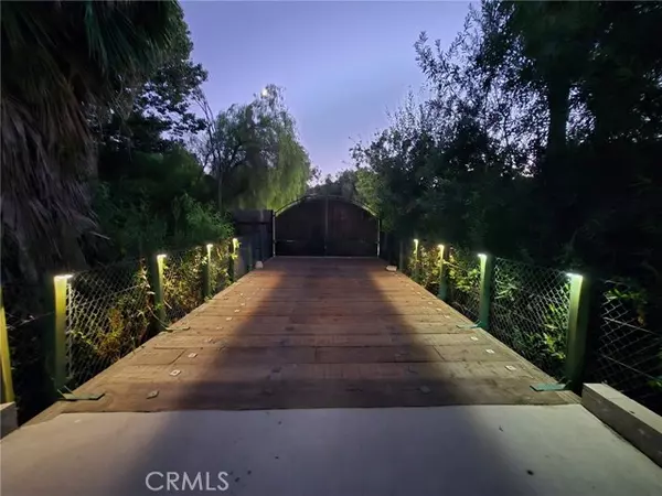 Riverside, CA 92504,17380 Mockingbird Canyon