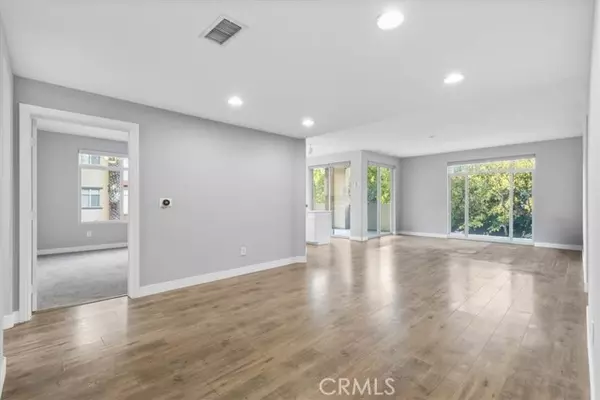 San Diego, CA 92108,8275 Station Village #3201