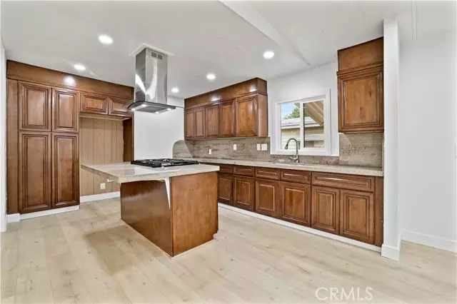 Lake Elsinore, CA 92530,32549 Crescent