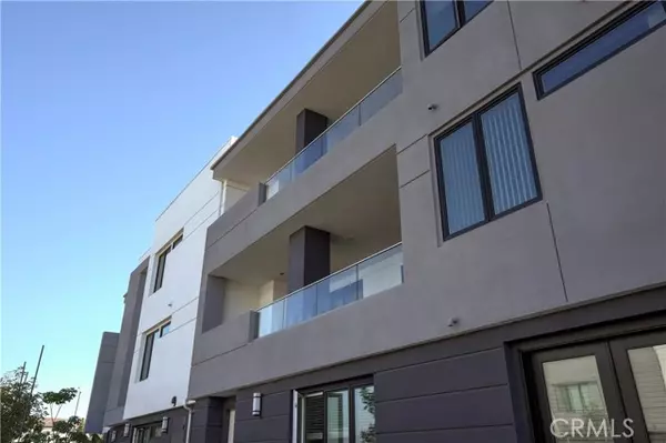 Tustin, CA 92782,16235 Dawn Way #203