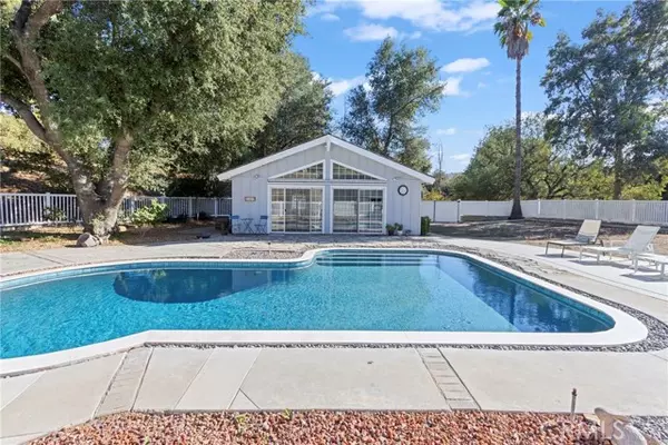 Murrieta, CA 92562,37215 Avenida La Cresta