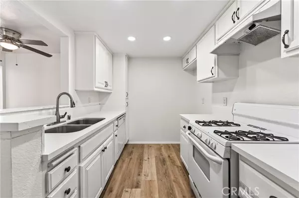 Lake Elsinore, CA 92530,16377 Lakeshore #2C