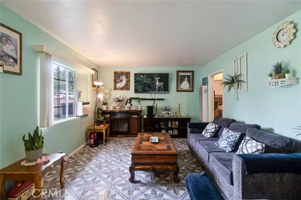 Fontana, CA 92335,14783 Ivy