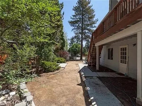 Big Bear City, CA 92314,1017 Greenway