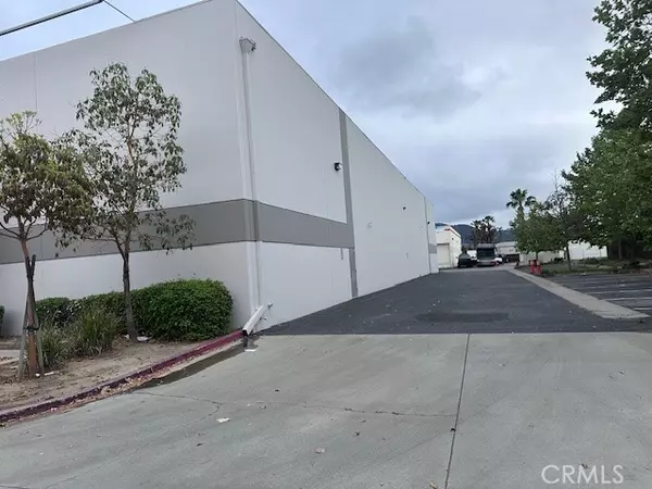 Murrieta, CA 92562,41185 Raintree Court