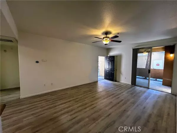 Murrieta, CA 92562,24909 Madison #111