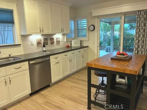 Murrieta, CA 92562,40306 VIA AMBIENTE