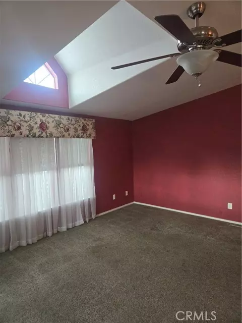 San Jacinto, CA 92583,1499 Old Mountain #51