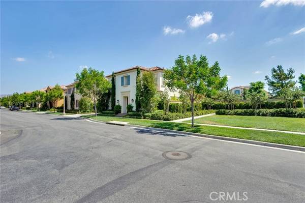 70 Thornapple, Irvine, CA 92620