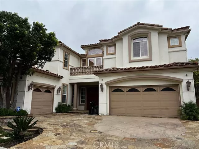 16 Bent Oak, Laguna Hills, CA 92679