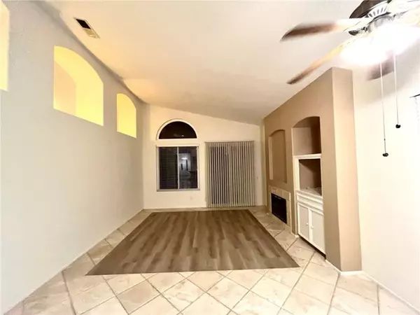 Corona, CA 92883,22810 Mountain Ash Circle