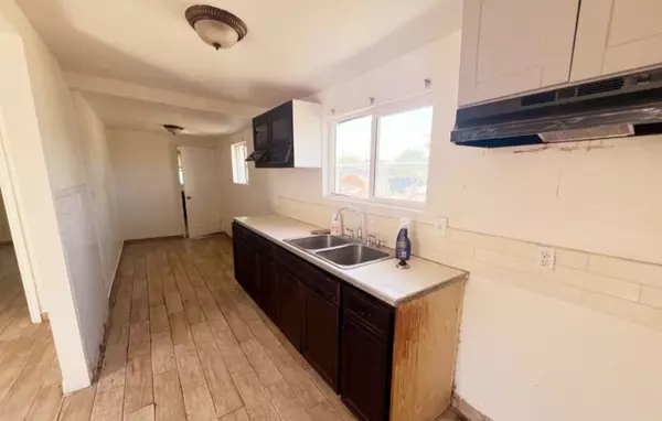 Bakersfield, CA 93307,1324 Murdock Street