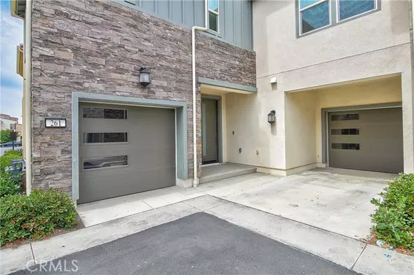Lake Forest (el Toro), CA 92630,261 Siena