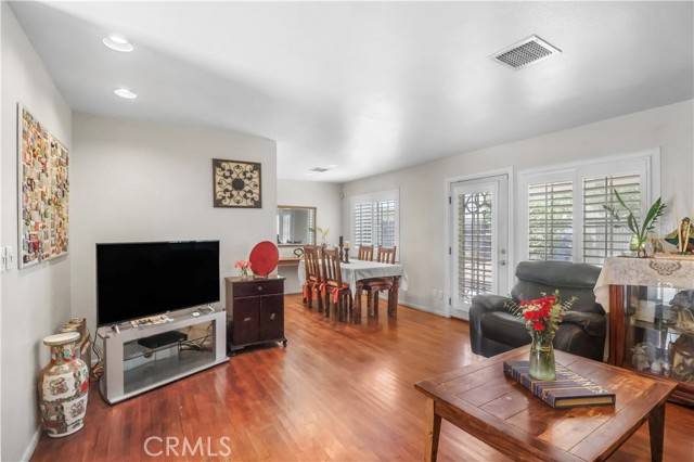 Reseda (los Angeles), CA 91335,17829 Burton Street