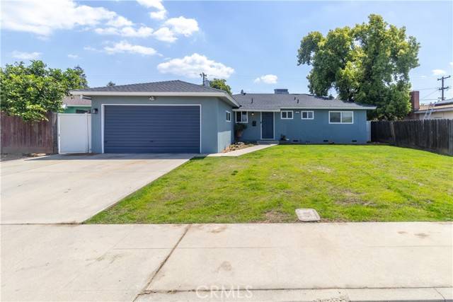 42 W Rall Avenue, Clovis, CA 93612