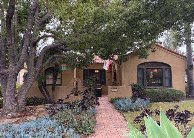 904 N Olive Street, Santa Ana, CA 92703