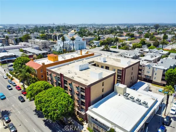 Long Beach, CA 90802,225 W 6th Street #206