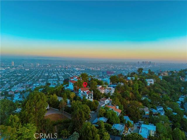 8280 Grand View Drive, Los Angeles, CA 90046