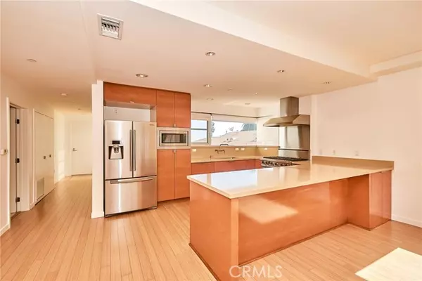 West Hollywood, CA 90046,8265 Fountain Avenue #302
