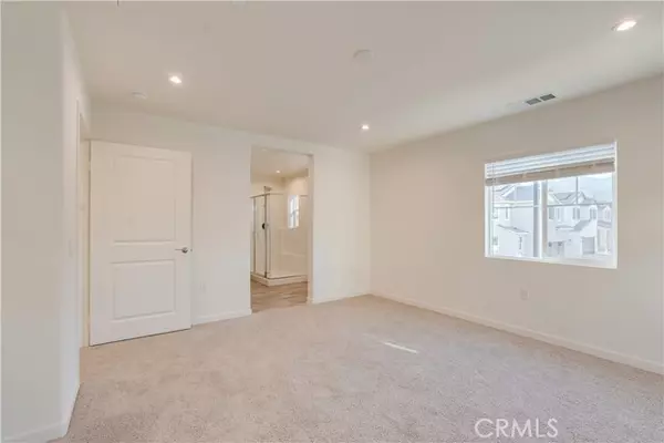 Fontana, CA 92336,16042 Olivas St