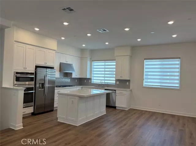 Irvine, CA 92618,277 Lynx