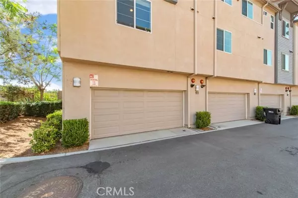 Corona, CA 92878,893 Tangelo Way #101