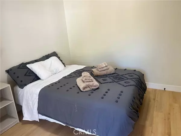 Altadena, CA 91001,2782 Windsor Avenue