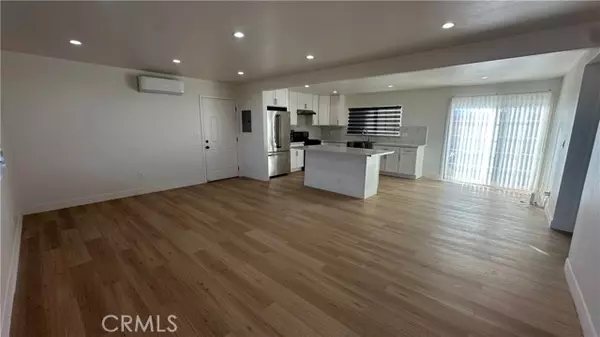 Landers, CA 92284,215 Hilton Avenue