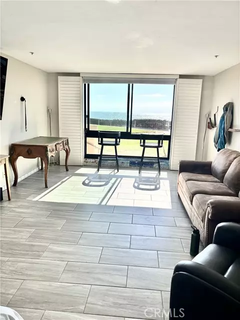 San Diego, CA 92109,4667 Ocean Boulevard #106