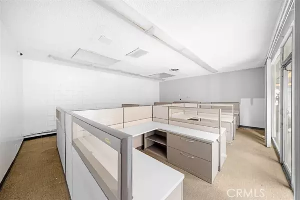 Covina, CA 91723,658 Shoppers Lane