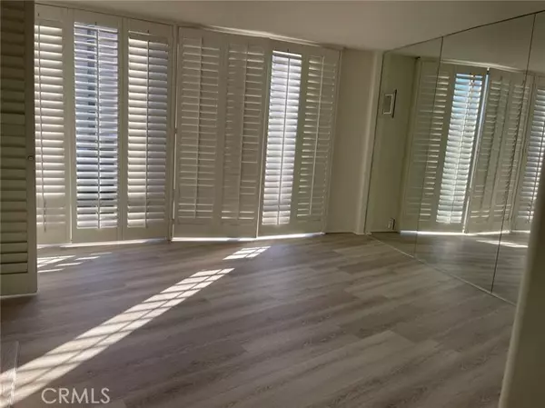 Marina Del Rey, CA 90292,4314 Marina City Drive #116