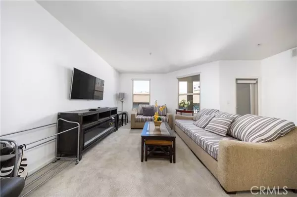 Pasadena, CA 91101,128 N Oak Knoll Avenue #317