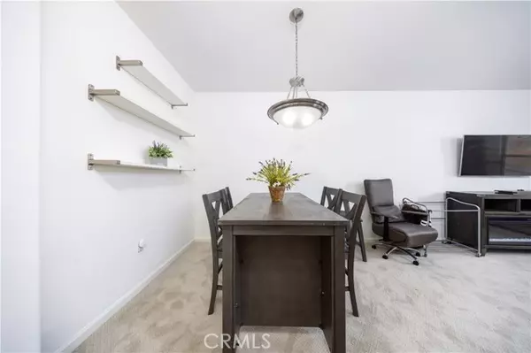 Pasadena, CA 91101,128 N Oak Knoll Avenue #317