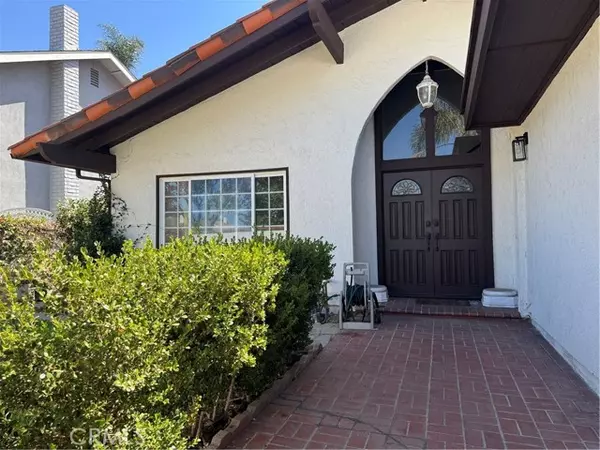 Orange, CA 92869,353 S Heatherstone Street