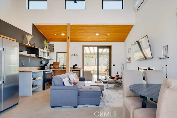 Joshua Tree, CA 92252,60423 La Mirada Trail