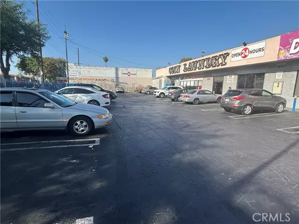 Los Angeles, CA 90047,6920 S Western