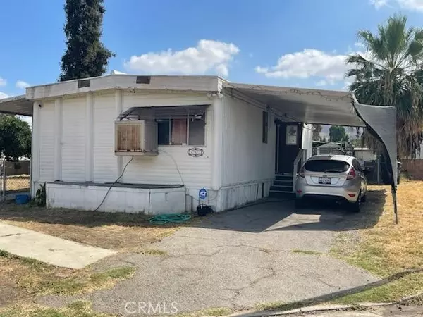 Riverside, CA 92507,1560 Massachusetts #142