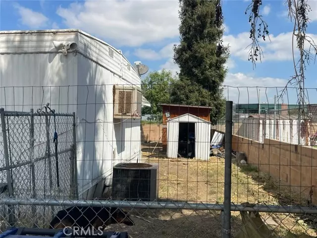 Riverside, CA 92507,1560 Massachusetts #142