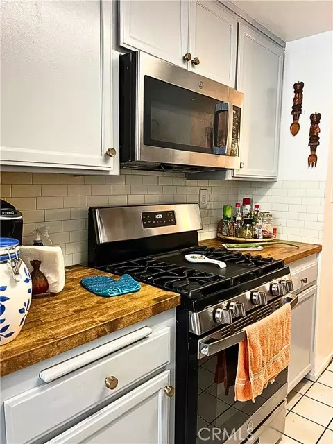 La Puente, CA 91744,544 N Orange #B