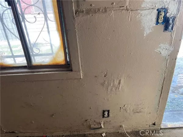 Compton, CA 90222,12106 S Willowbrook