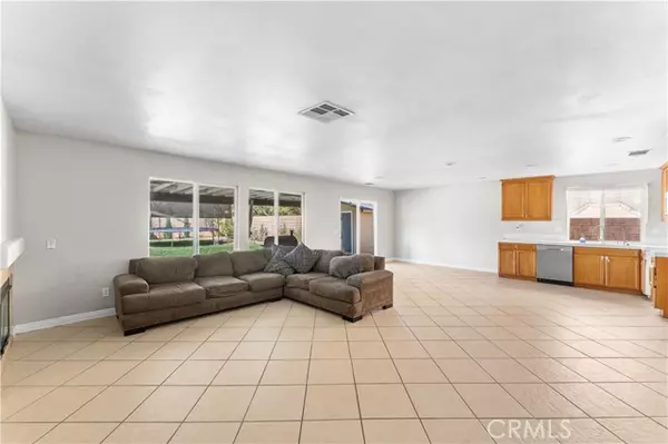 Lancaster, CA 93534,45327 Elm Avenue