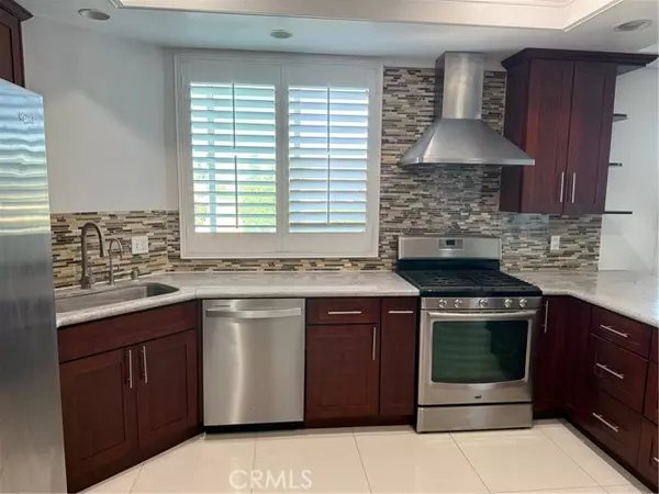 Beverly Hills, CA 90211,116 N Swall #402