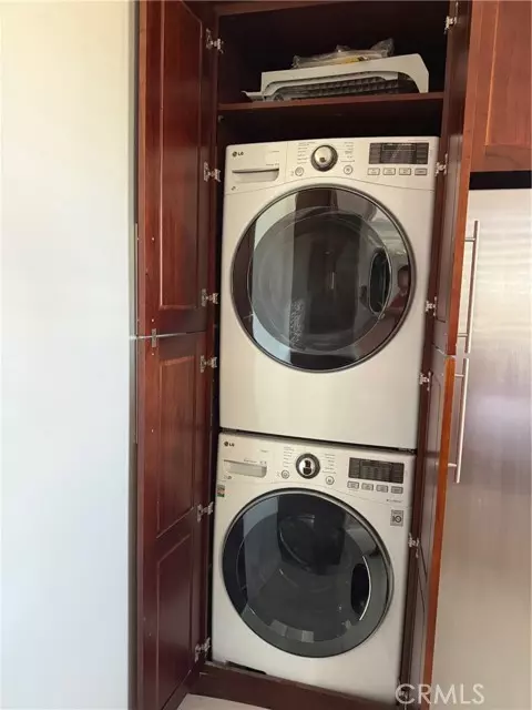 Beverly Hills, CA 90211,116 N Swall #402