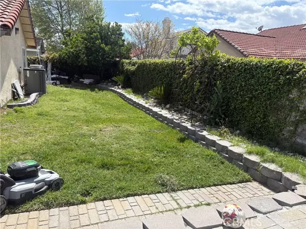 Rialto, CA 92376,956 N Sandalwood