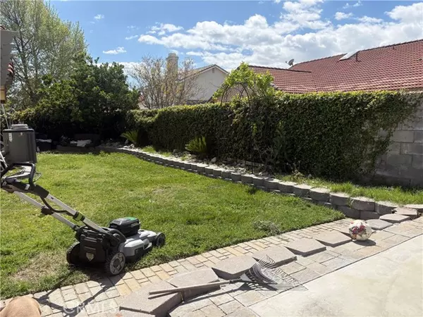 Rialto, CA 92376,956 N Sandalwood