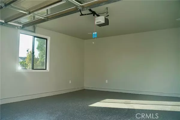 Los Angeles, CA 91406,6714 Mclennan